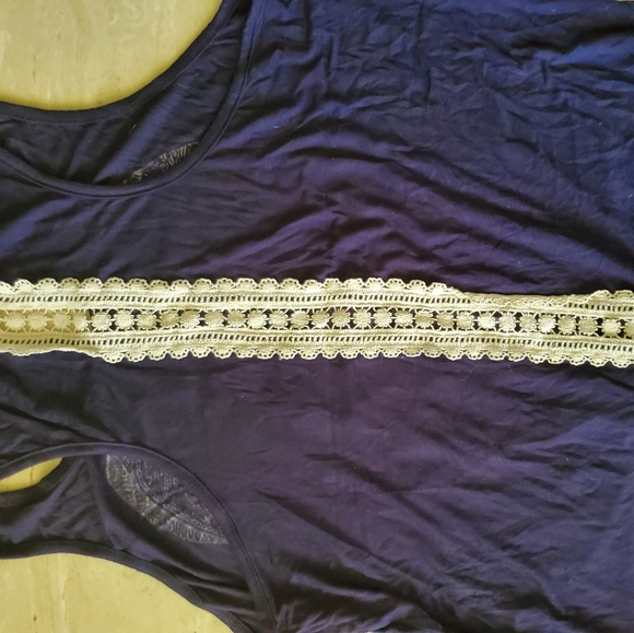 Tanktop - Picture 2 of 3